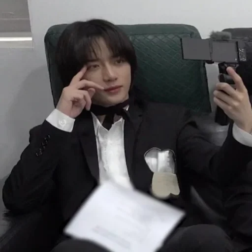 静か ; Beomgyu ` . 27