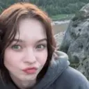 Emma Myers 🌈🍁 15