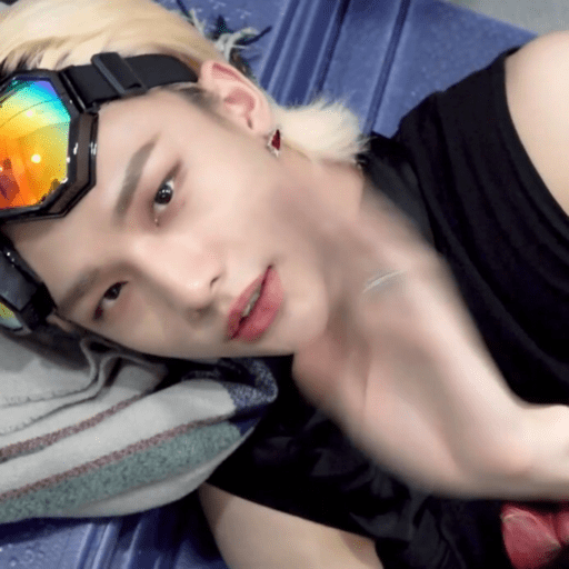 〆Hwang hyunjin 18